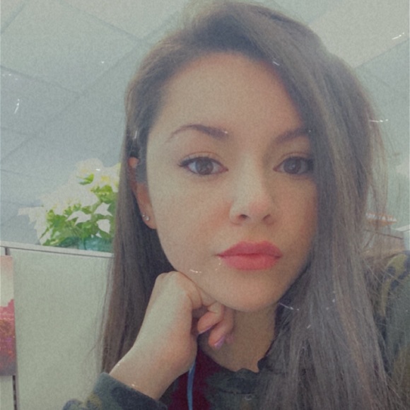 Meet your Posher, Cheyla - Picture 1 of 1